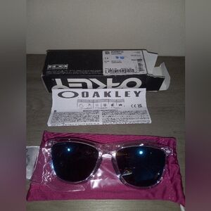 Oakley Frogskins OO9013 Sunglasses